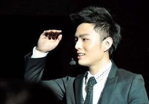 邓男子新女友爆料视频,女友爆料视频揭露甜蜜细节  第2张